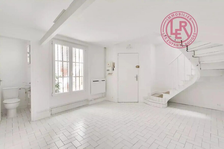 Retail in Paris for lease - Building Photo - Image 2 of 4