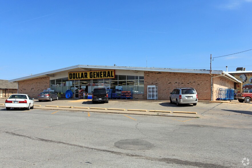 106 W A St, Watonga, OK 73772