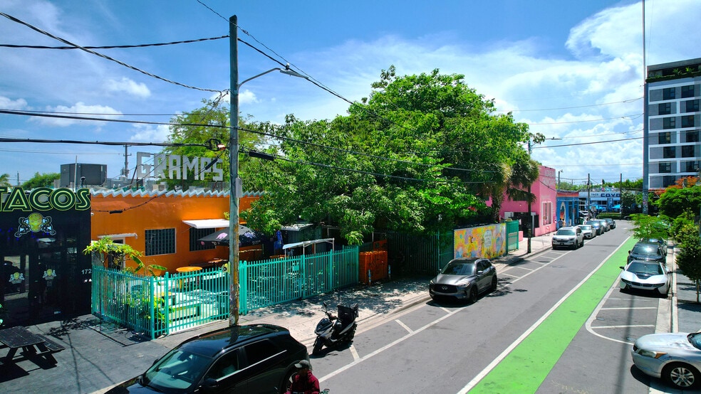 176 NW 24th St, Miami, FL for lease - Building Photo - Image 2 of 6