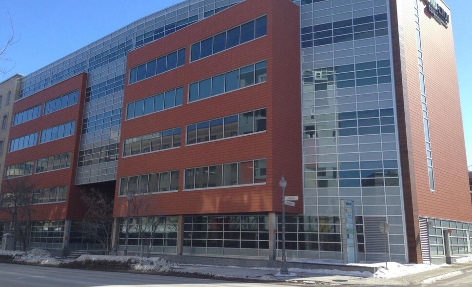 125 Boul Charest E, Québec, QC for lease - Building Photo - Image 1 of 1