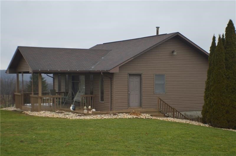 313 Gallery Ln, Ruffs Dale, PA 15679