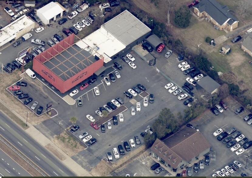 6353 E Independence Blvd, Charlotte, NC for lease - Aerial - Image 1 of 10