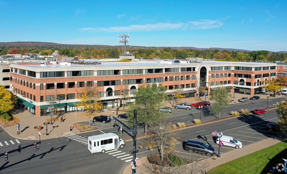 29 S Main St, West Hartford, CT for lease - Building Photo - Image 1 of 6