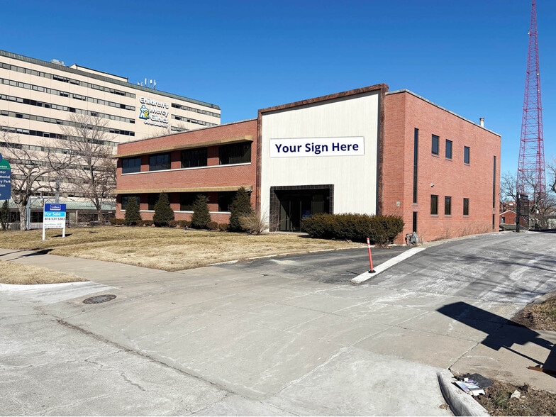 3131 Broadway St, Kansas City, MO for sale - Building Photo - Image 1 of 2