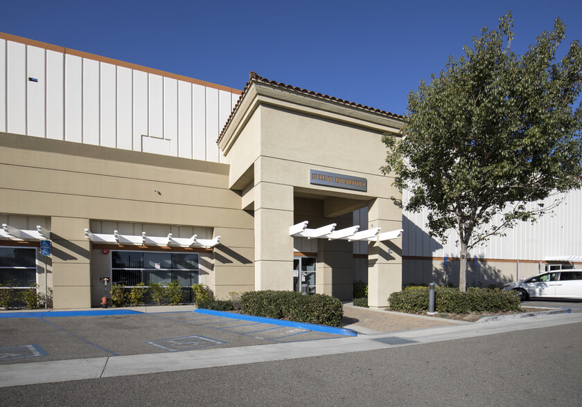 3233 E Mission Oaks Blvd, Camarillo, CA for lease - Building Photo - Image 2 of 4