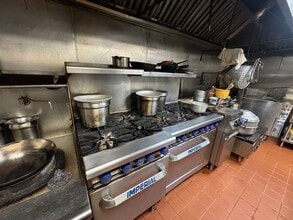 208 Grand St, Brooklyn, NY for lease Building Photo- Image 2 of 10