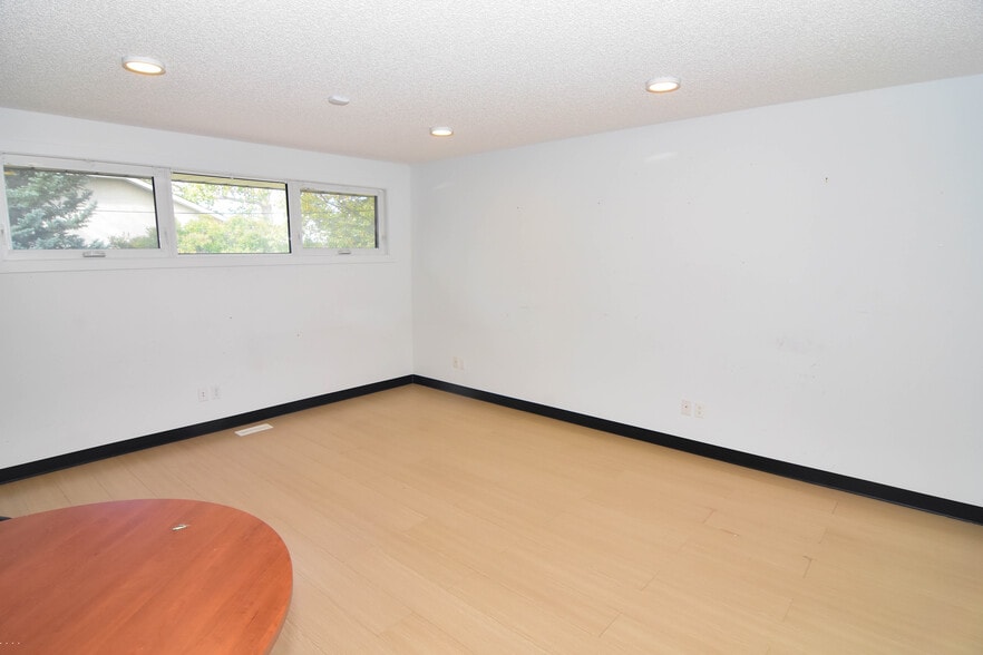 309 Main St N, Airdrie, AB for sale - Building Photo - Image 2 of 16