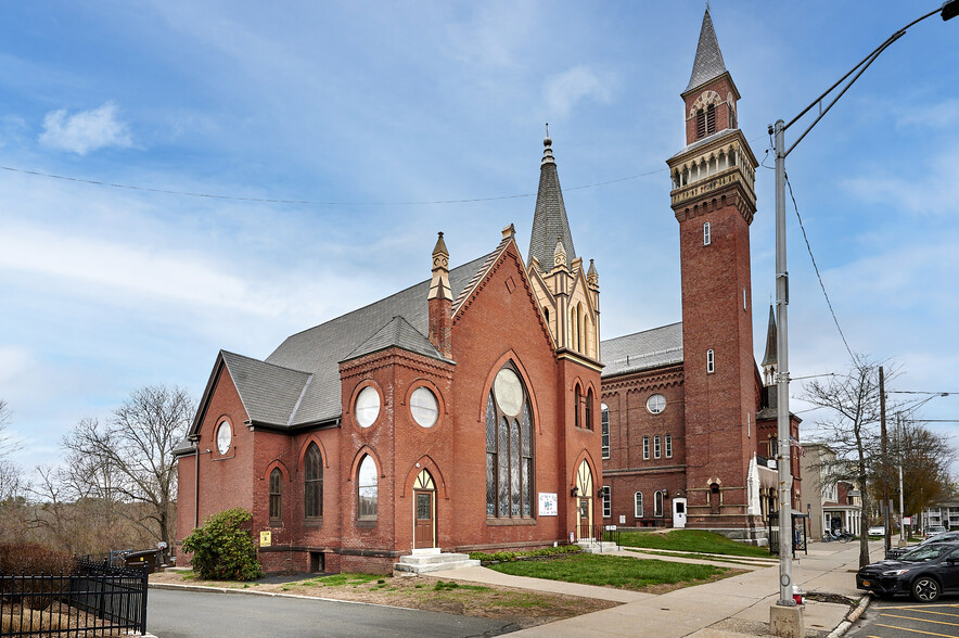 51 Main St, Easthampton, MA for sale - Building Photo - Image 1 of 1