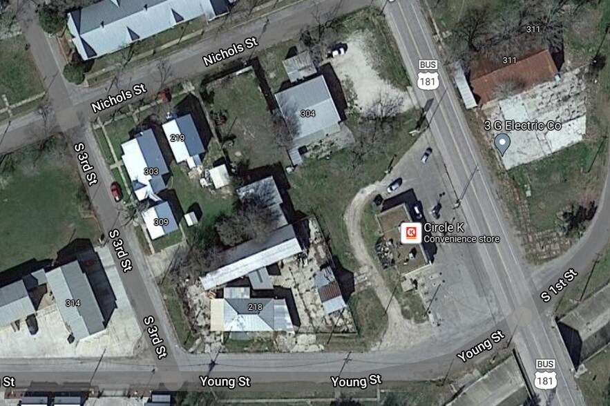 218 Young St, Kenedy, TX 78119