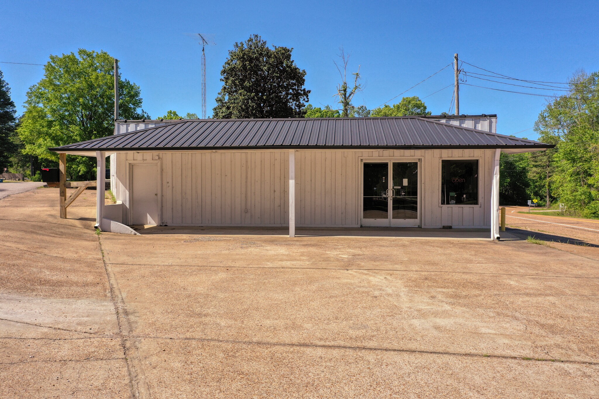 13700 Hwy 70, Huntingdon, TN for sale Building Photo- Image 1 of 1