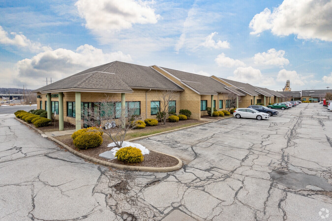 10143 Royalton Rd, North Royalton, OH 44133