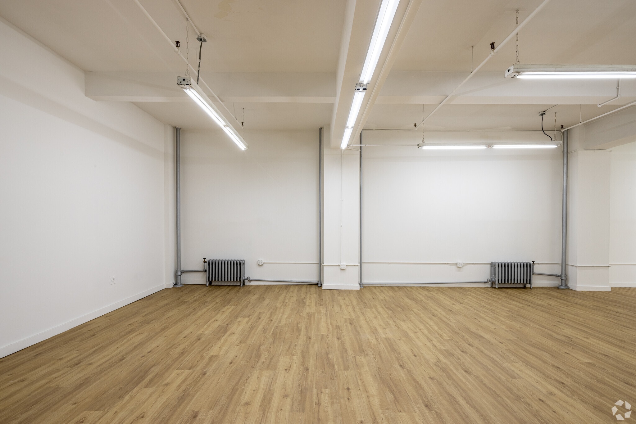 325 W 38th St, New York, NY for lease Interior Photo- Image 1 of 3