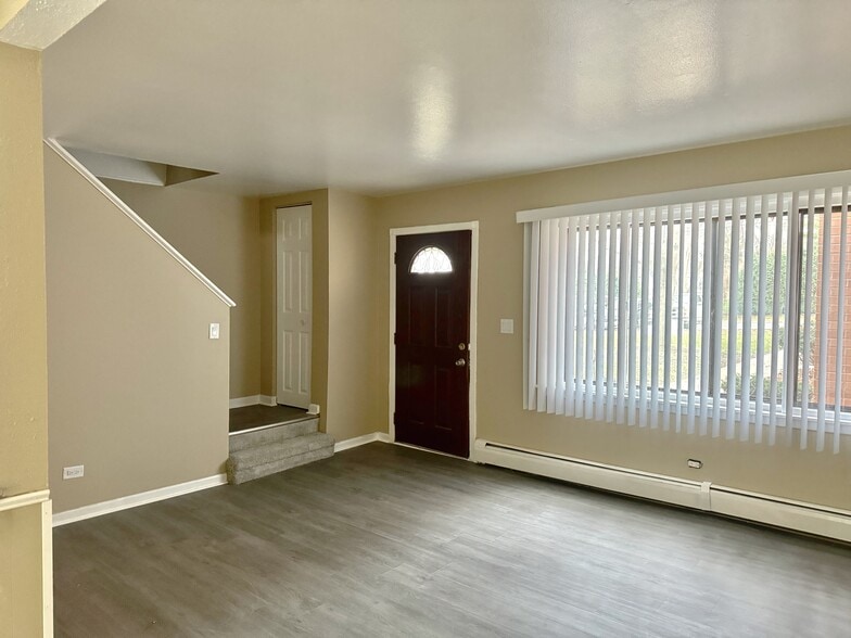 310 Duane St, Glen Ellyn, IL for sale - Building Photo - Image 3 of 8