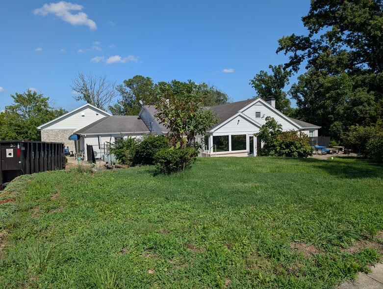 2210 Tucker Station Rd, Louisville, KY for sale - Building Photo - Image 1 of 27