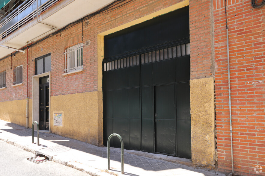 Industrial in Madrid, MAD for lease - Primary Photo - Image 1 of 3