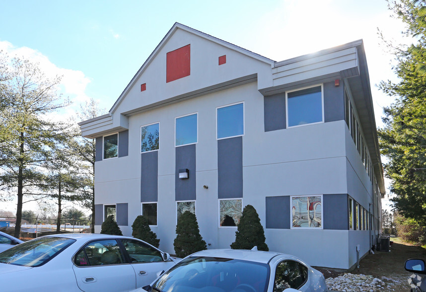 164 Lincoln Hwy, Fairless Hills, PA for lease - Building Photo - Image 3 of 7