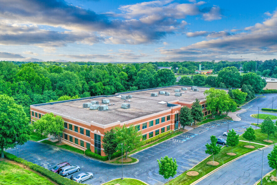 200 Regency Executive Park Dr, Charlotte, NC for lease - Aerial - Image 3 of 6