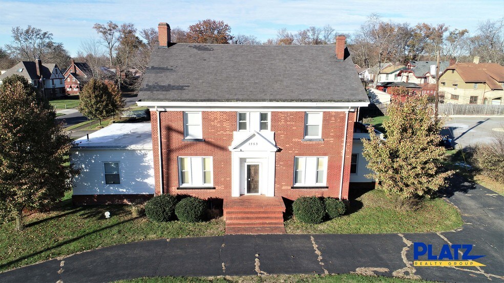 1753 E Market St Warren Oh 444 Loopnet Com