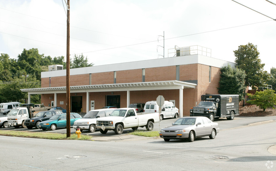 520 N Spring St, Winston-Salem, NC for lease - Building Photo - Image 3 of 10