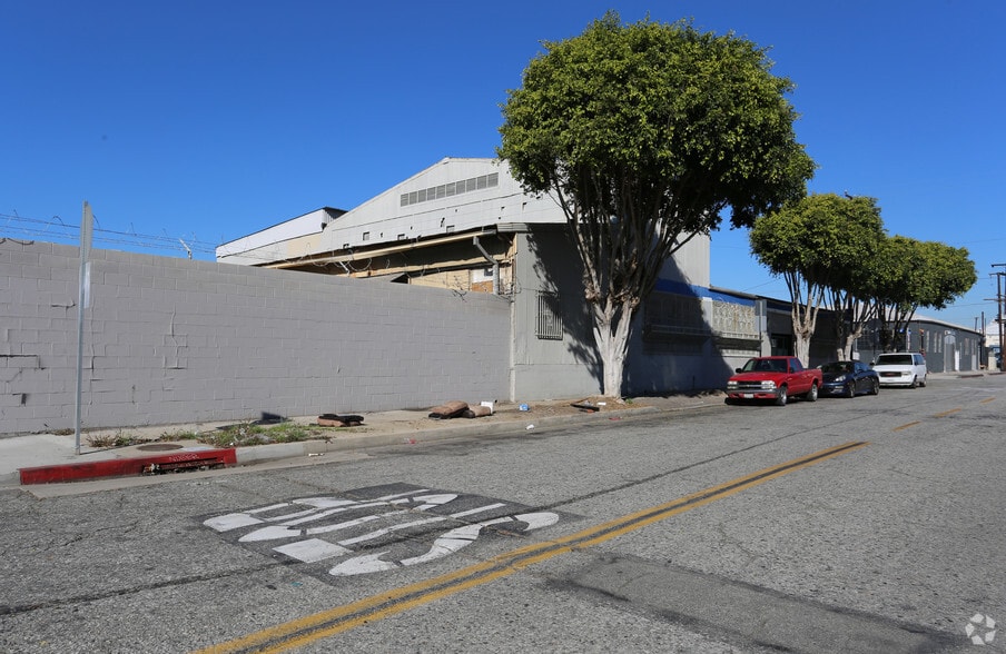 2010-2014 Belgrave Ave, Huntington Park, CA for sale - Building Photo - Image 3 of 8