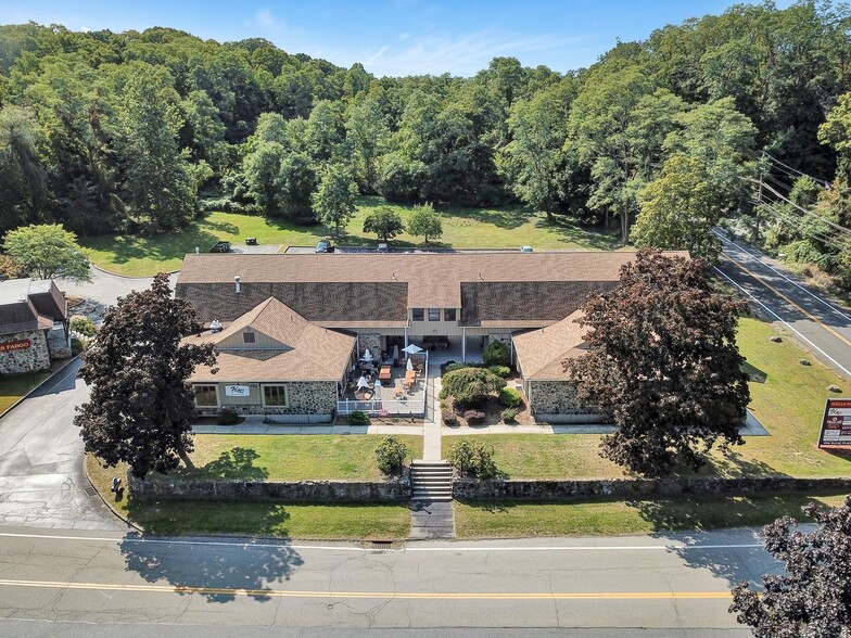 1 Baltic Pl, Croton On Hudson, NY for sale - Building Photo - Image 3 of 11