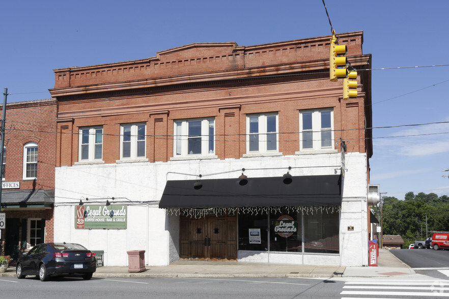 217 N Main St, Rutherfordton, NC for sale - Primary Photo - Image 1 of 1