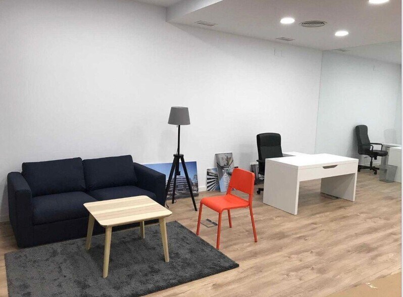 Retail in Córdoba, Córdoba for lease - Building Photo - Image 2 of 7