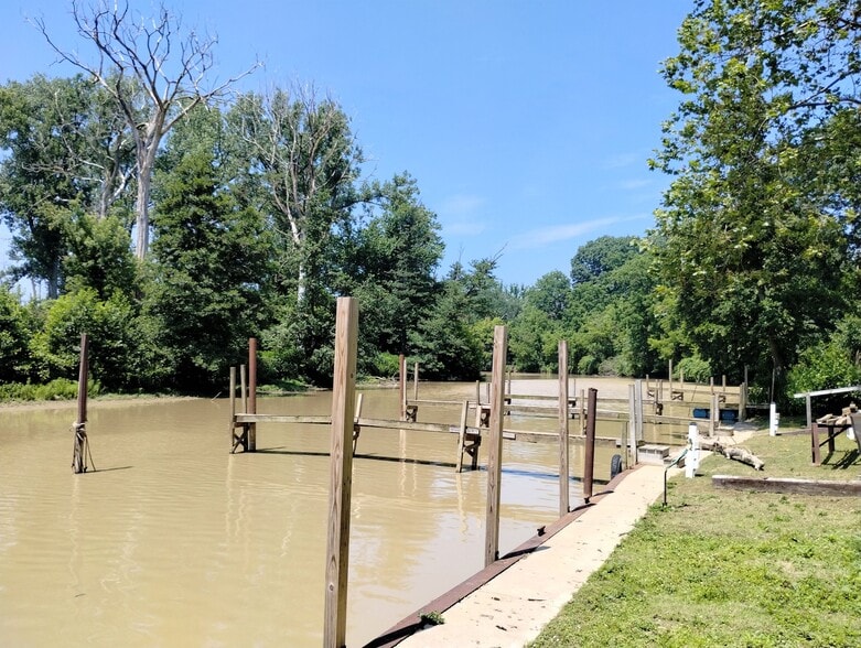 East Island Marina portfolio of 5 properties for sale on LoopNet.com - Building Photo - Image 3 of 21