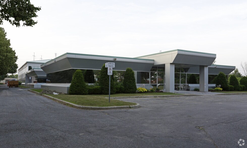 175 Terence Matthews Cres, Ottawa, ON for sale - Primary Photo - Image 1 of 1