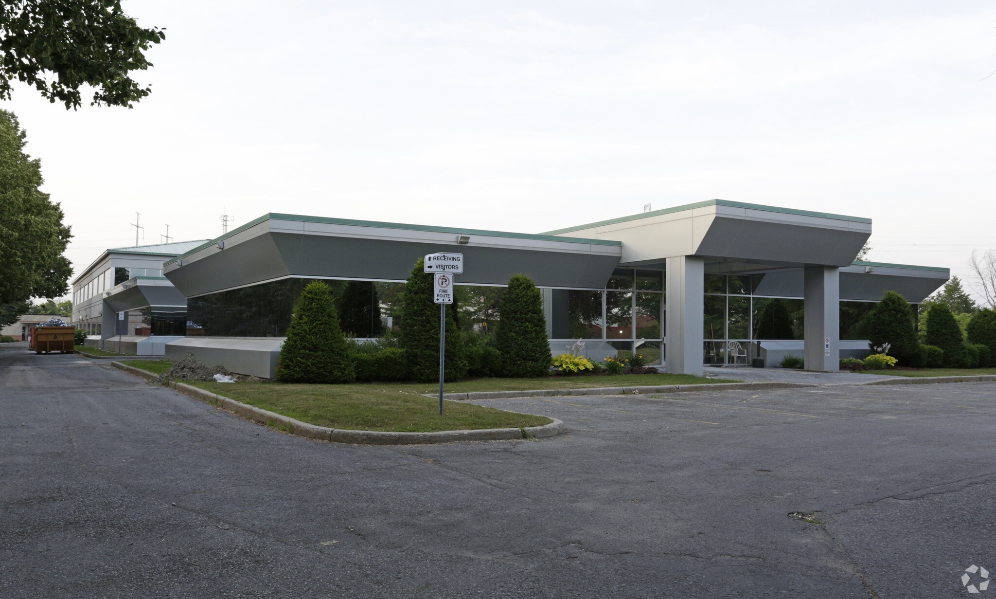 175 Terence Matthews Cres, Ottawa, ON for sale Primary Photo- Image 1 of 1