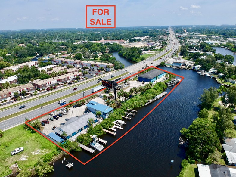 9002 W Hillsborough Ave, Tampa, FL for sale - Primary Photo - Image 1 of 1