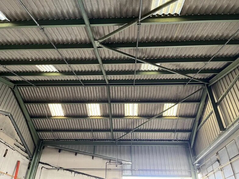 Industrial in AIRE-SUR-L'ADOUR for sale - Interior Photo - Image 1 of 4