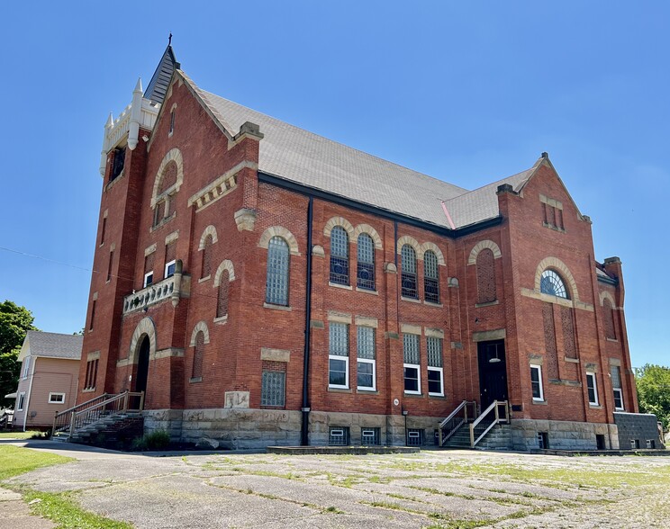 1548 Reid Ave, Lorain, OH for sale - Building Photo - Image 2 of 21