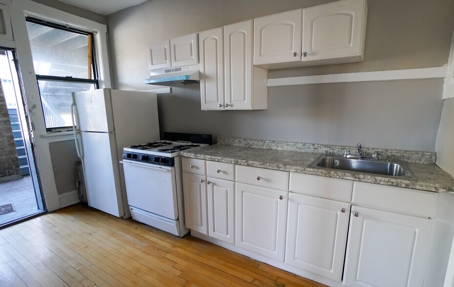 1415 Howard St, Evanston, IL for sale - Building Photo - Image 1 of 1