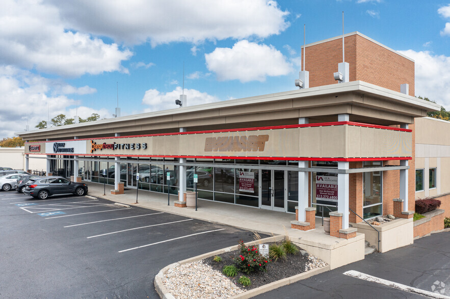 8154 Montgomery Rd, Cincinnati, OH for lease - Building Photo - Image 1 of 5