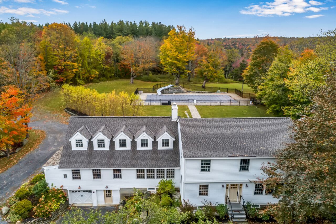 441 Coldbrook Rd, Wilmington, VT 05363 The Brook Bound Inn