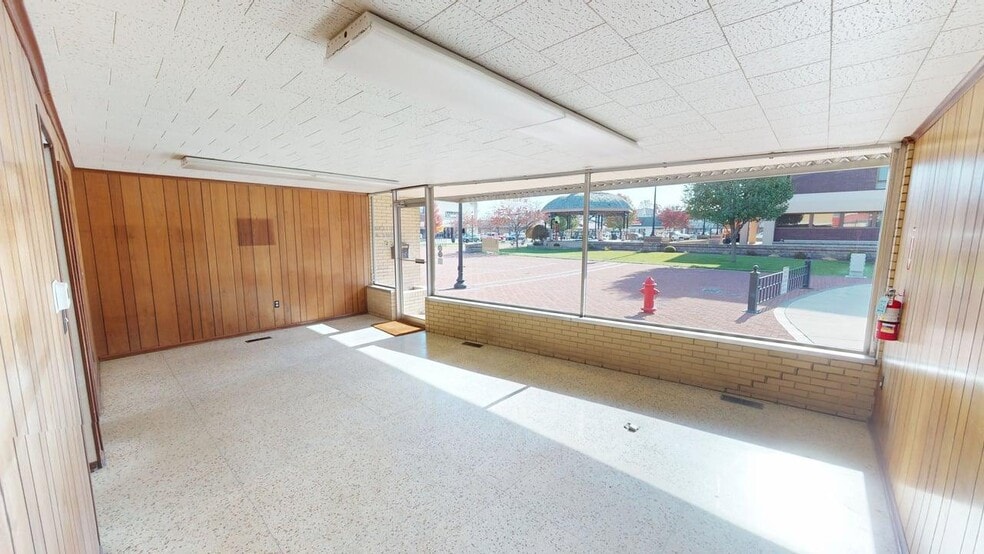 116 Constitution Plaza, Monticello, IN for sale - Building Photo - Image 3 of 9