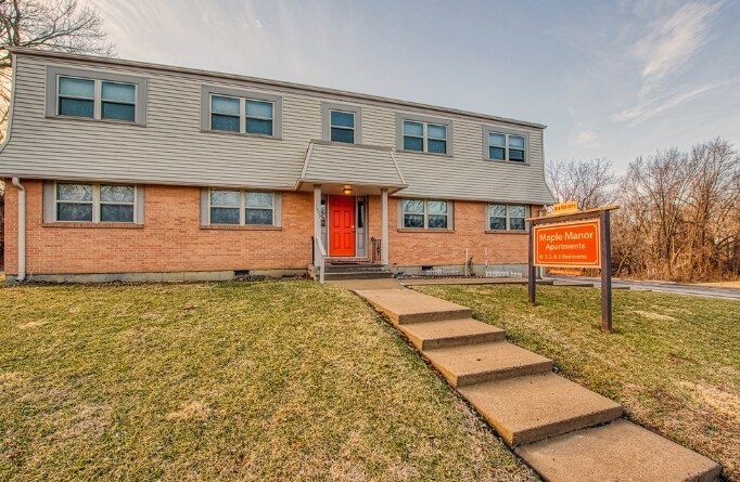 1409-1415 W Maple Ave, Independence, MO for sale Building Photo- Image 1 of 1