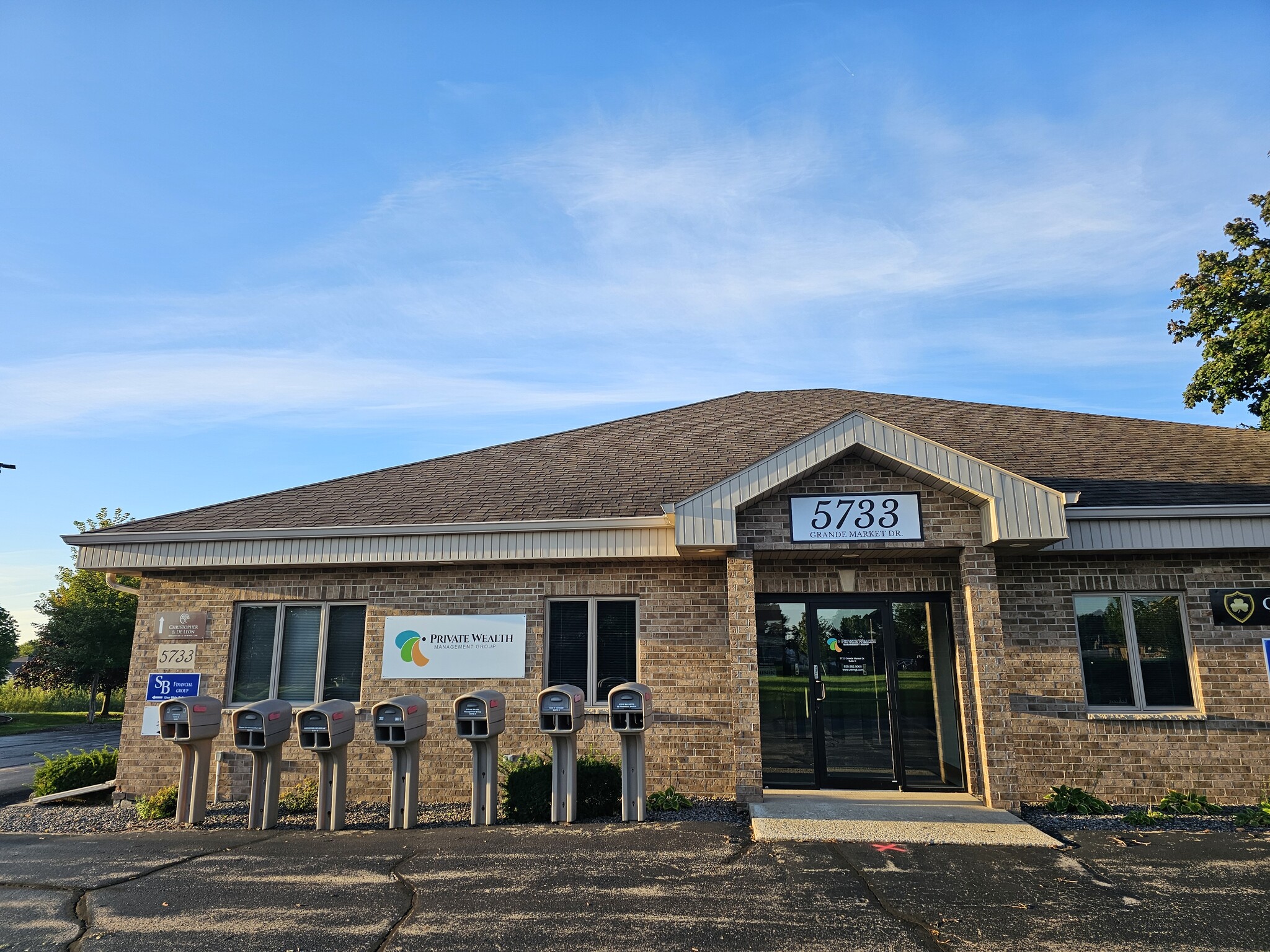 5793 W Grande Market Dr, Appleton, WI for lease Building Photo- Image 1 of 11