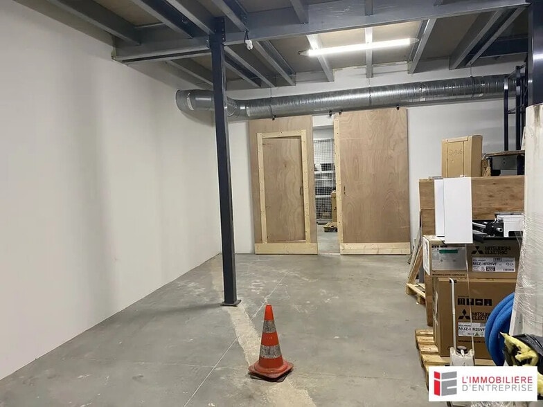 Office in Quéven for lease - Interior Photo - Image 3 of 8