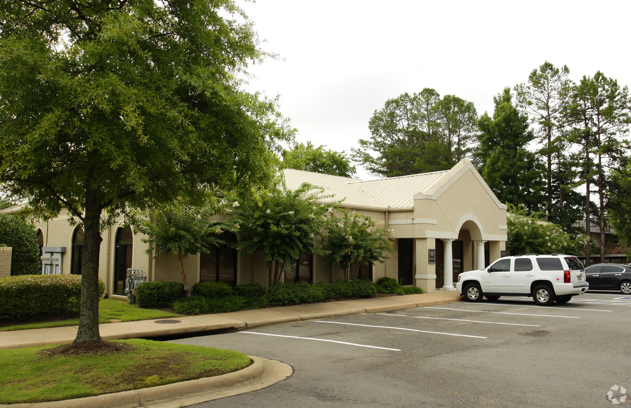 11809 Hinson Rd, Little Rock, AR for lease Building Photo- Image 1 of 4
