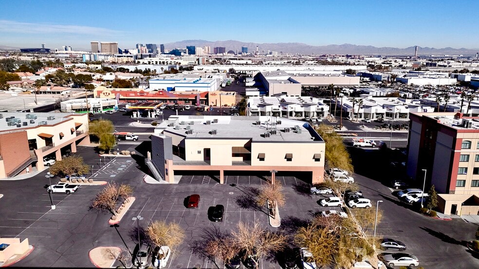 319 E Warm Springs Rd, Las Vegas, NV for sale - Building Photo - Image 1 of 18