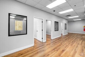 1056 NE 16th St, Ocala, FL for sale Interior Photo- Image 2 of 36