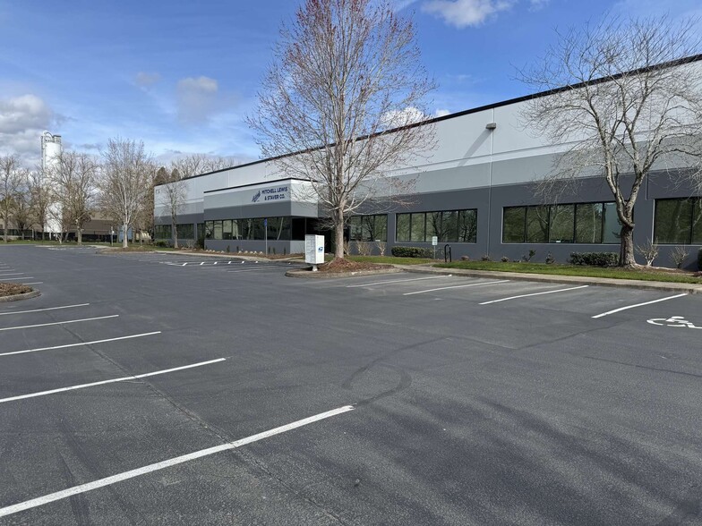 27120 SW 95th Ave, Wilsonville, OR for lease - Building Photo - Image 1 of 3