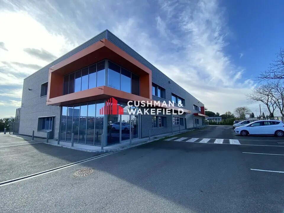 Flex in Colomiers for lease Building Photo- Image 1 of 15