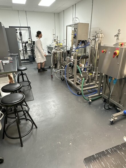 Unit B 422 Cecil Anderson Rd, Glennville, GA for sale - Interior Photo - Image 1 of 1