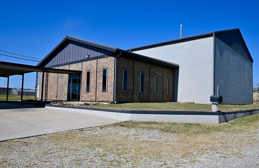 4925 W 50th St, Tulsa, OK for lease - Building Photo - Image 2 of 4