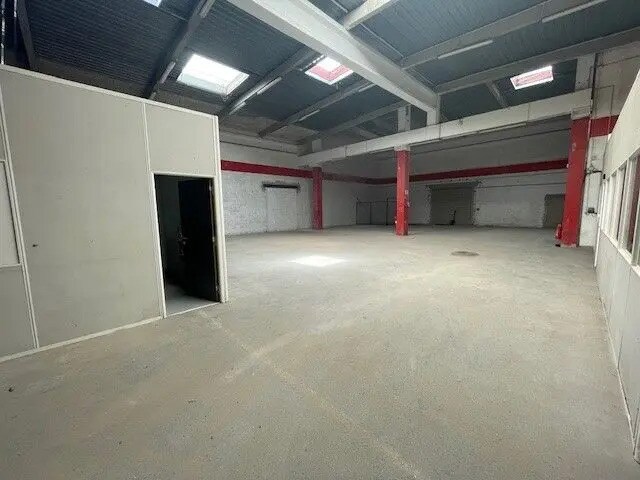 Industrial in Vitrolles for lease Building Photo- Image 1 of 6