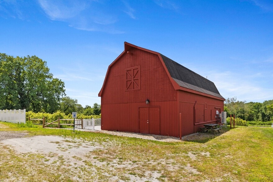 139 W Town St, Lebanon, CT for sale - Building Photo - Image 3 of 18