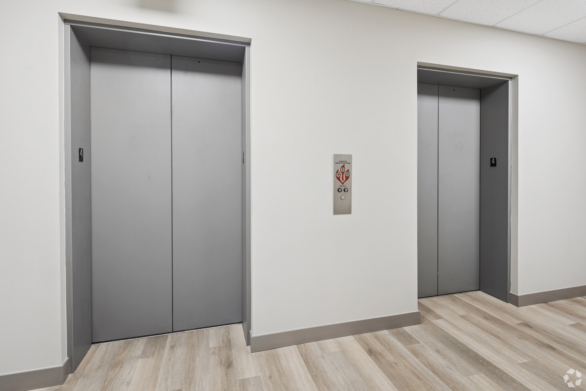 9950 Lawrence Ave, Schiller Park, IL for lease Interior Photo- Image 1 of 4